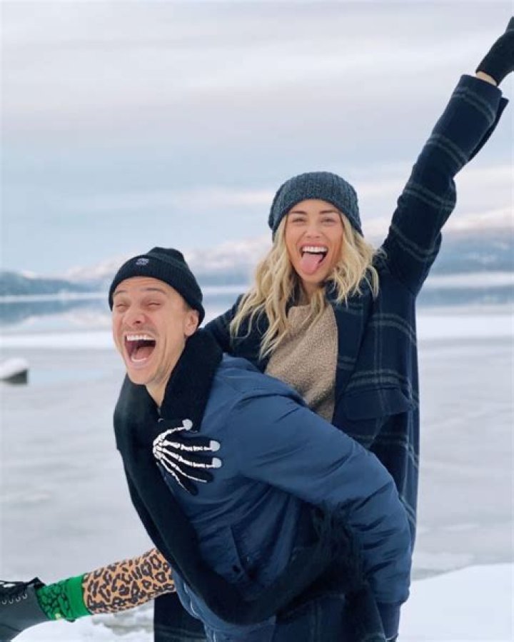 Arielle Vandenberg Age | Wiki, Net worth, Bio, Height, Fiance