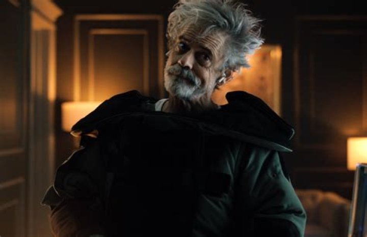 How tall is C. Thomas Howell