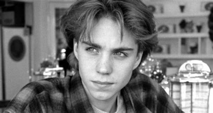 Inside Jonathan Brandis’ Death At The Age Of Just 27