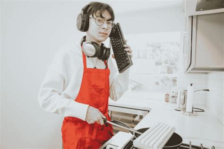 Manila Luzon Net Worth: Age, Height, Zodiac Sign, Bio Career And Weight