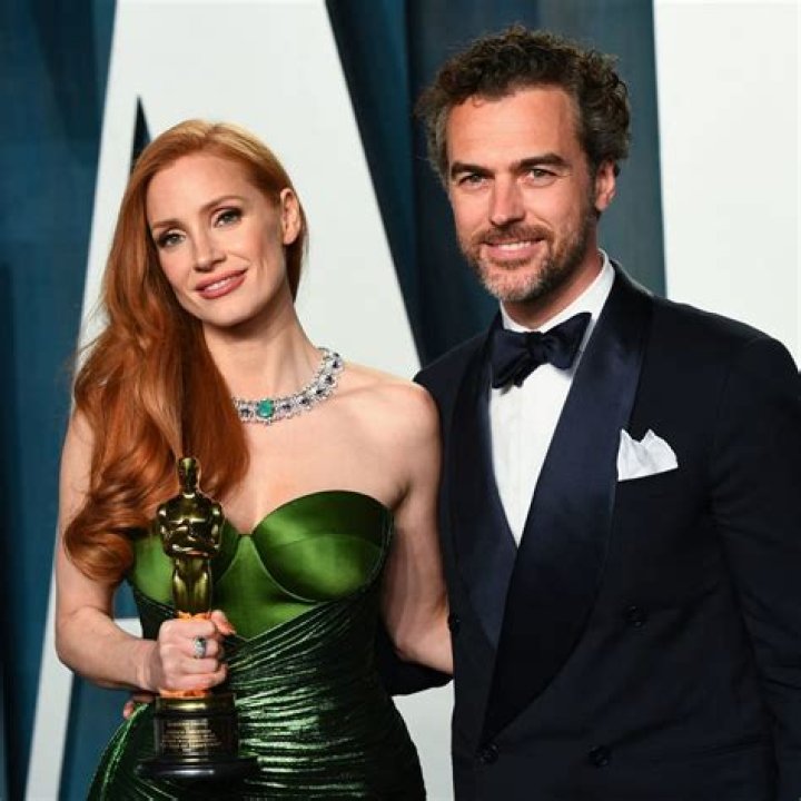 Oscar Isaac – Celebsgraphy