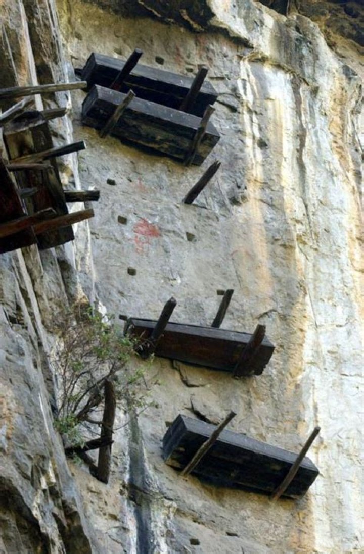 The Bizarre Hanging Coffins Of China And The Philippines
